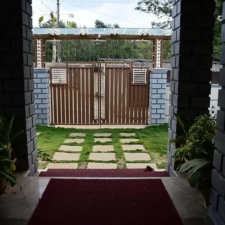 Srinikethana Home Stay With Swimming Pool Madikeri Exterior photo