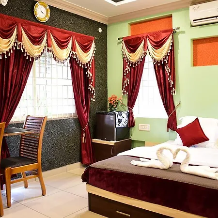 Srinikethana Home Stay With Swimming Pool Madikeri Exterior photo