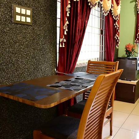 Srinikethana Home Stay With Swimming Pool Madikeri Exterior photo