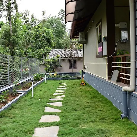 Srinikethana Home Stay With Swimming Pool Madikeri Exterior photo