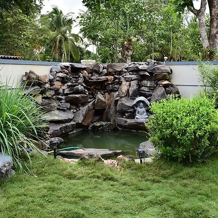 Srinikethana Home Stay With Swimming Pool Madikeri Exterior photo