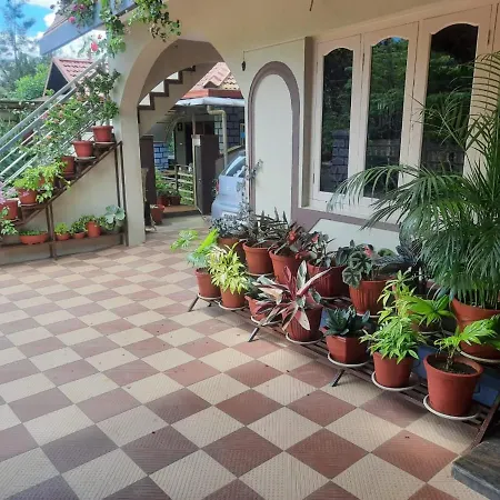 Srinikethana Home Stay With Swimming Pool Madikeri Exterior photo