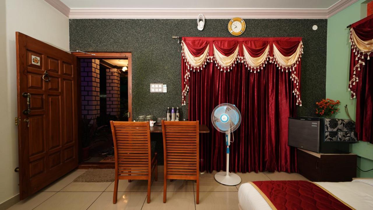 Srinikethana Home Stay With Swimming Pool Homestay *
