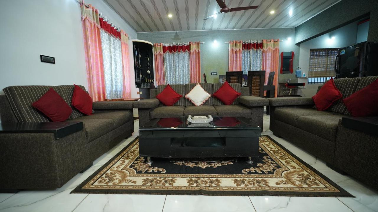 Homestay Srinikethana Home Stay With Swimming Pool
