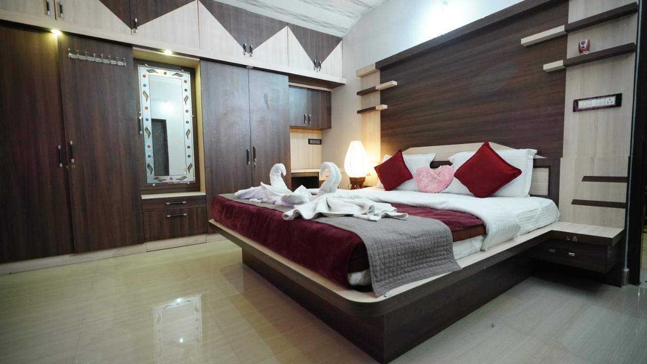 Homestay Srinikethana Home Stay With Swimming Pool