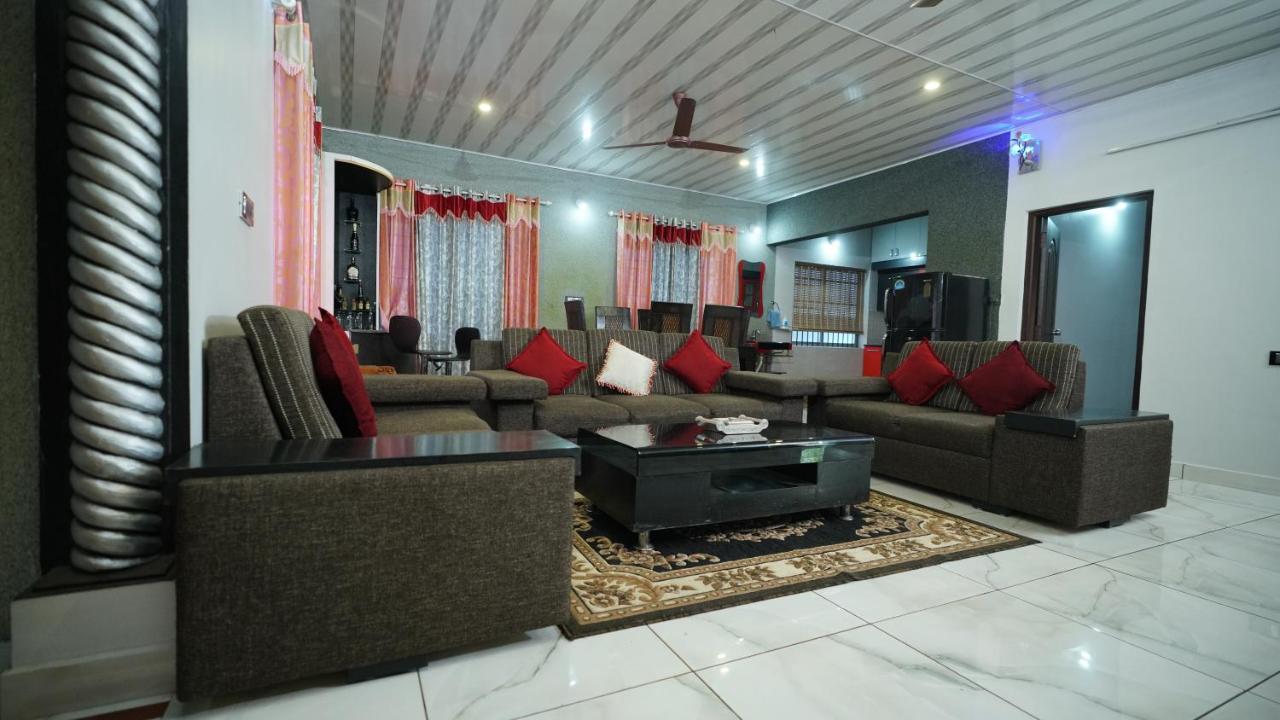 Srinikethana Home Stay With Swimming Pool Madikeri