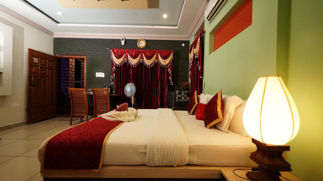 Homestay Srinikethana Home Stay With Swimming Pool Madikeri