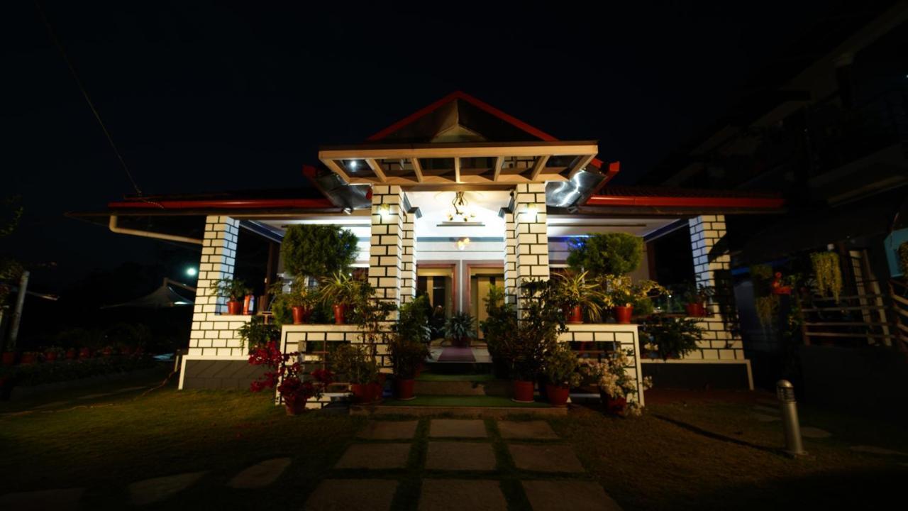 Homestay Srinikethana Home Stay With Swimming Pool *