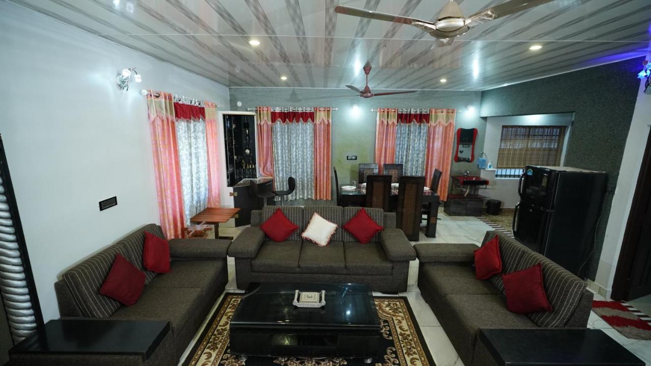 Homestay Srinikethana Home Stay With Swimming Pool *