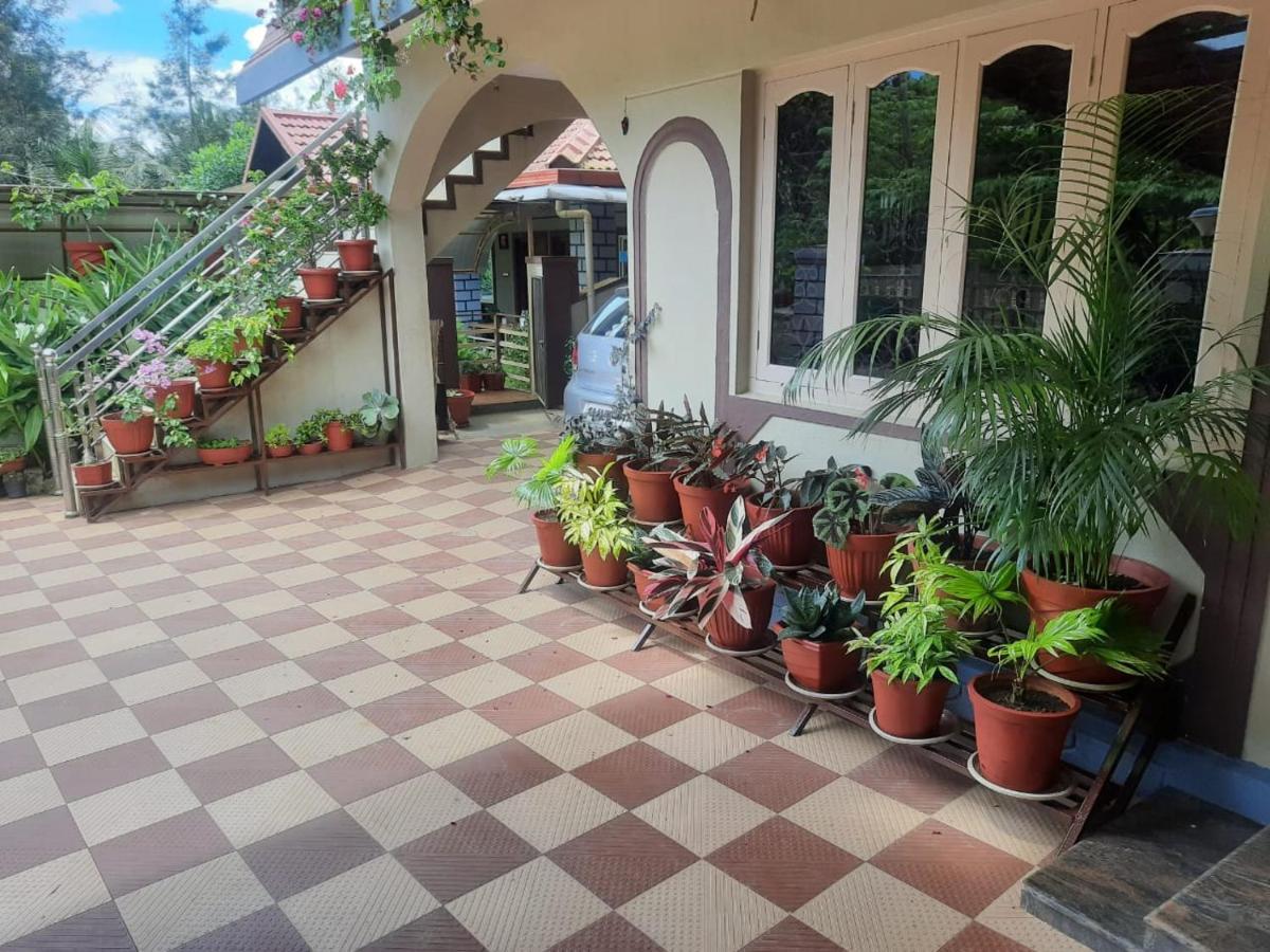 Srinikethana Home Stay With Swimming Pool Madikeri